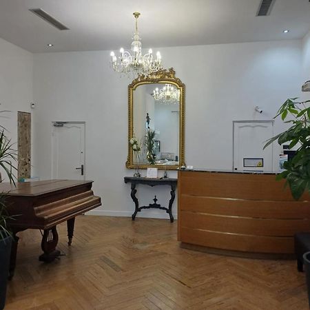 Little Palace Nice Bagian luar foto