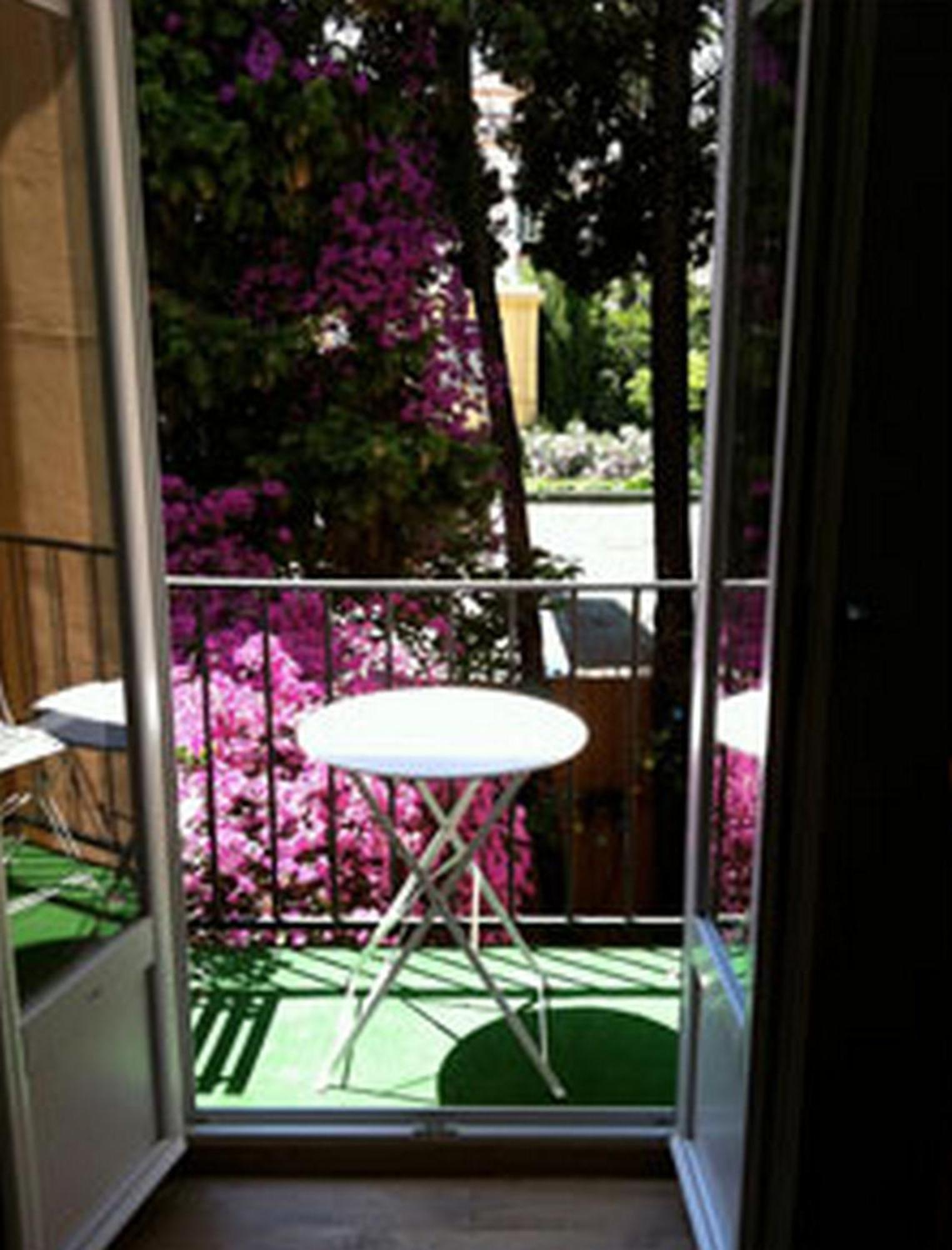 Little Palace Nice Bagian luar foto